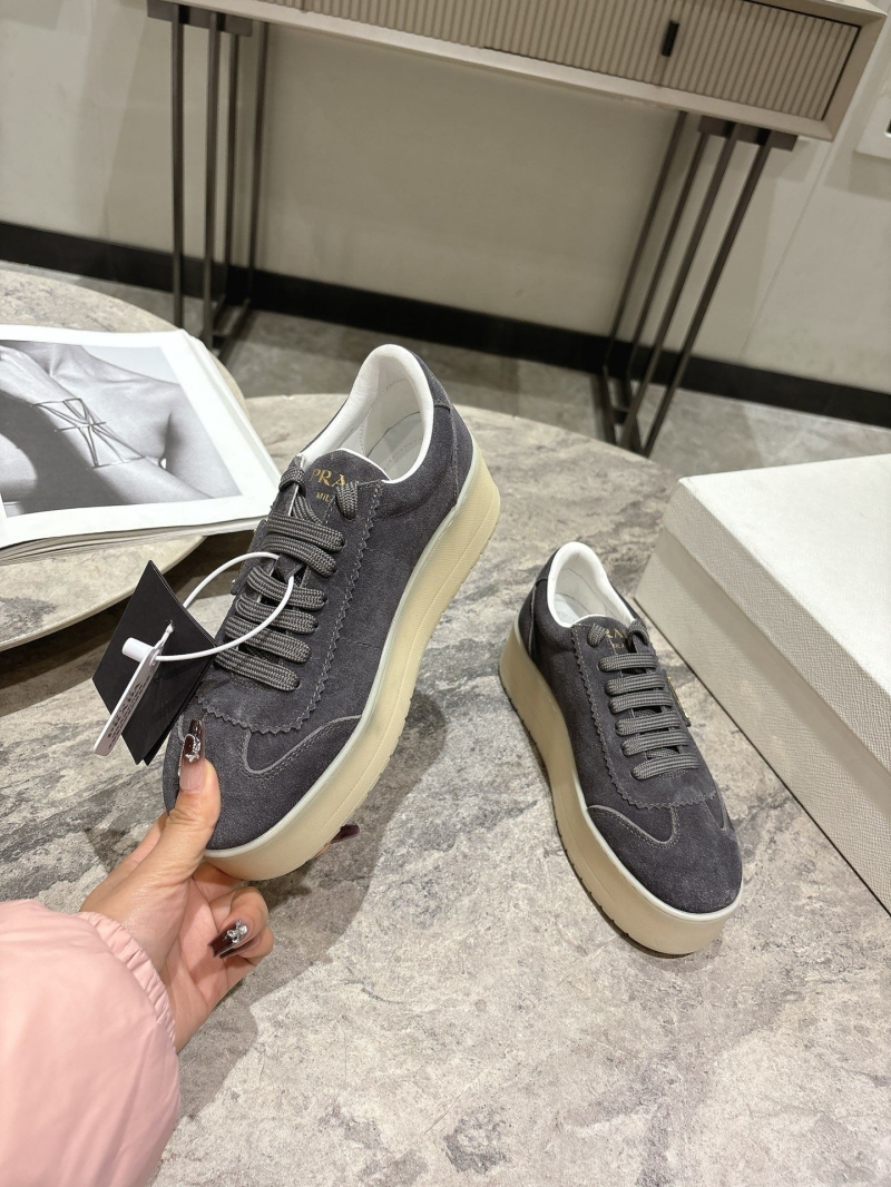 Pra*a sneakers